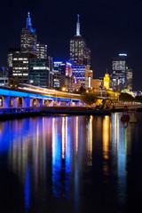 Fototapeta na wymiar Melbourne w nocy