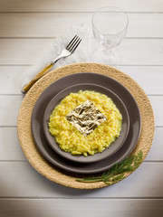 saffron risotto with gold leaf (original Gualtiero Marchesi's re