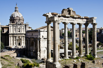 Fototapeta na wymiar Forum Romanum w Rzymie, Włochy