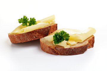 Krustenbrot mit Maasdamer Käse
