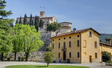 Fototapeta na wymiar strong zamku w Brescii