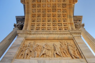 arc de triomphe à milan