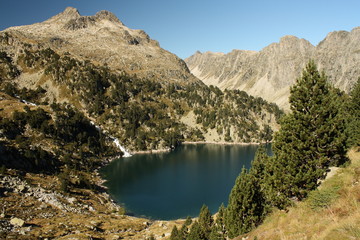 Fototapeta na wymiar był Restanca jezioro w Val d'Aran