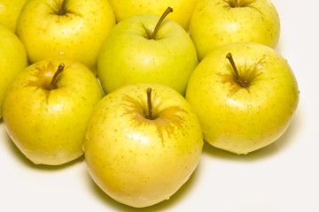yellow apples