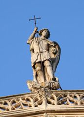 Fototapeta na wymiar Katedra Saint-Sauveur w Aix d'Aix-en-Provence we Francji