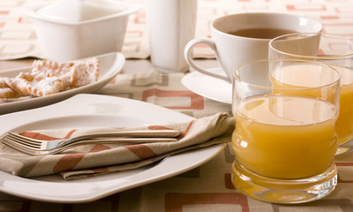 white service breakfast