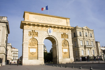 Fototapeta na wymiar Arc de Triomphe w Montpellier