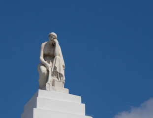 Fototapeta na wymiar Statue in cemetery