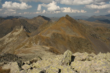 peaks around Port de Vielha