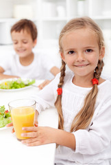 Happy healthy kids eating