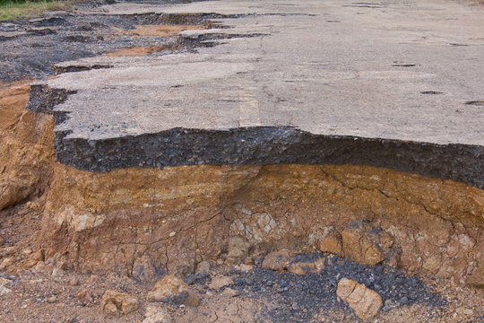 Condition of the road to water erosion as the canyon.