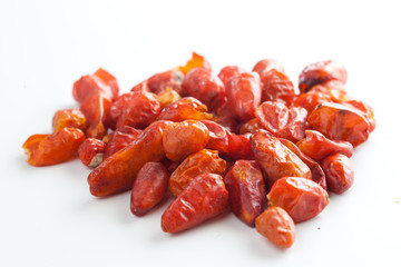 cayena roja picante en fondo blanco
