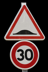 Road bump sign