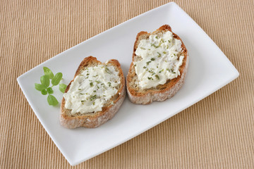 Toasts with cream cheese