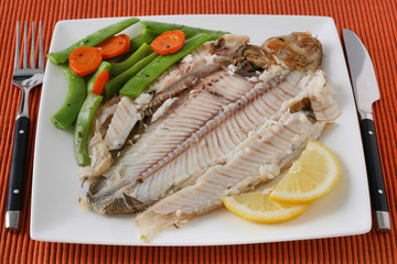 grilled sole with vegetables and lemon