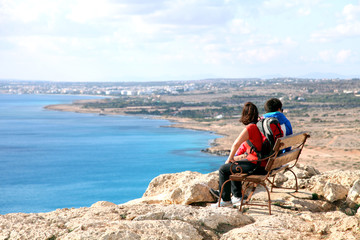 Paar auf dem Cape Gkreko