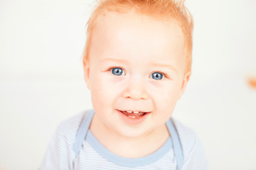 Baby lacht Portrait