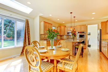 Kitchen and breakfast table