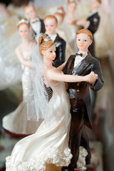 figures of the bride and groom