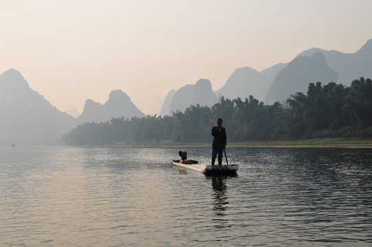 P&ecirc;cheur matinal sur la rivi&egrave;re Li