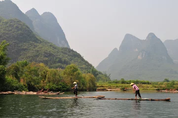 Gordijnen Radeaux en bambou sur la rivière Li © bobdu11