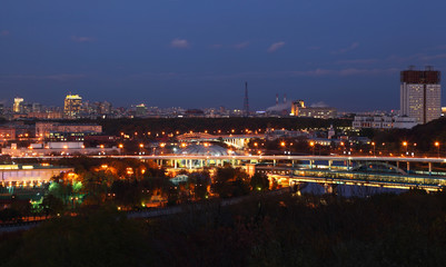 Obraz premium View from Vorobyovy Hills, bridge across Moskva River in Moscow