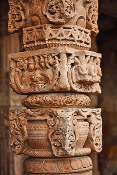 Stone carving on the Qutab Minar - Delhi, India