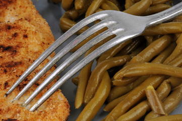 Haricots verts et viande panée
