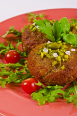 Frikadellen mit Rucolasalat