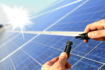 Stecker Solarmodul zur Erzeugung von Solarstrom - obrazy, fototapety, plakaty