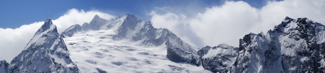 Fototapeta na wymiar Panorama Caucasus Mountains