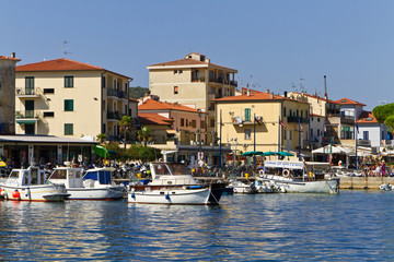 Fototapeta na wymiar Hafen von Marina di Campo, Insel Elba