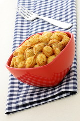 Delicious pasta shells with fresh marinara sauce