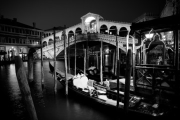 Ponte di Rialto di Notte Venezia - obrazy, fototapety, plakaty