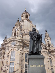 Fototapeta premium Alte, neue Frauenkirche