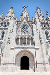 Fototapeta na wymiar Eingang Kirche Sagrat Cor auf dem Tibidabo, Barcelona