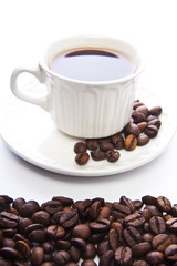 taza de café con granos tostados