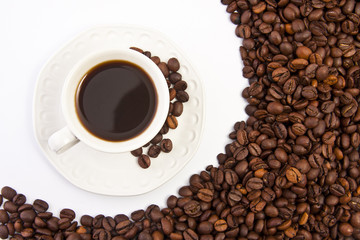 taza de café con granos tostados