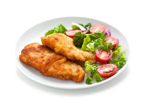 H&auml;hnchenschnitzel mit Salat