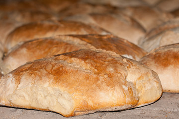 Barras de pan tostado casero en el horno