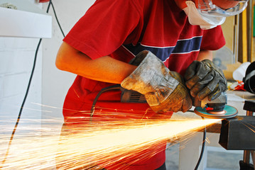 grinder metal worker