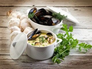 mussel soup with saffron and cream sauce