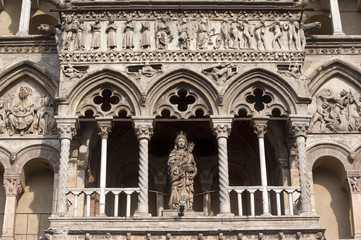 Fototapeta premium Ferrara (Emilia-Romagna, Italy) - The cathedral facade, detail