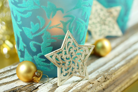 Dekoration in Türkis und Gold zu Weihnachten