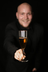 Mann feiert
