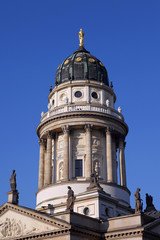 Fototapeta na wymiar Turm des französischen Doms in Berlin