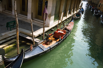 Fototapeta na wymiar Boats in Venetian Grand Canal