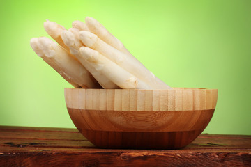 Fototapeta na wymiar beautiful white asparagus in bowl