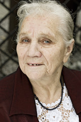Portret radosnej babci © sitriel