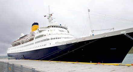 Passenger ship